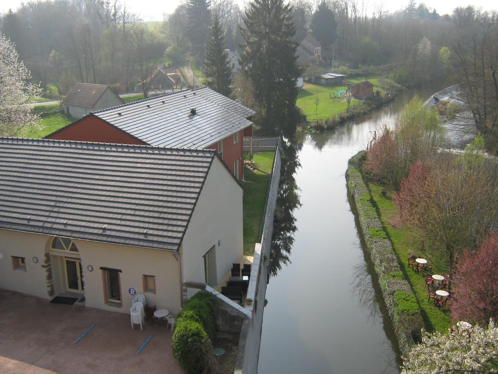 Auberge Du Moulin Marin Lapalisse Exterior photo